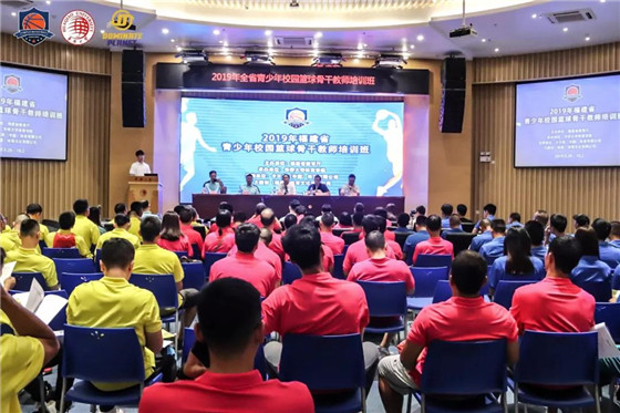 中国青训(青少年体育培训)的未来发展是一个系统性工程需要从体制、文化、教育、技术等多维度进行改革和创新。以下是对中国青训未来发展的分析和展望以足球为例但许多思路也适用于其他体育项目(图1)